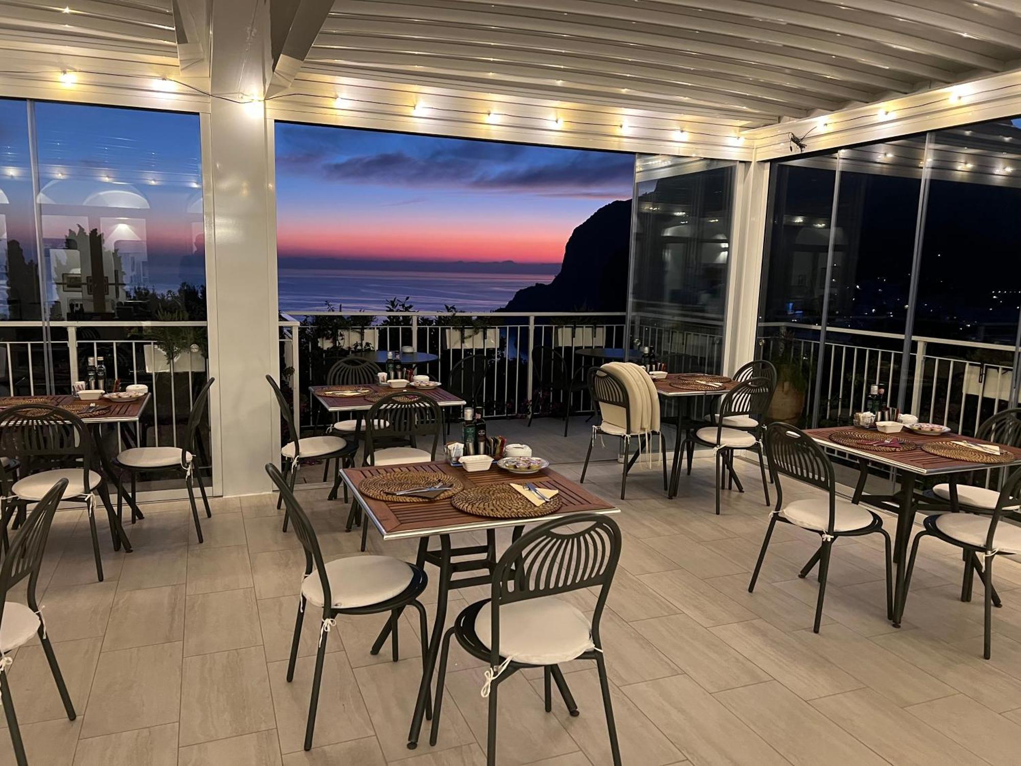 La Reginella Capri Hotel Exterior photo